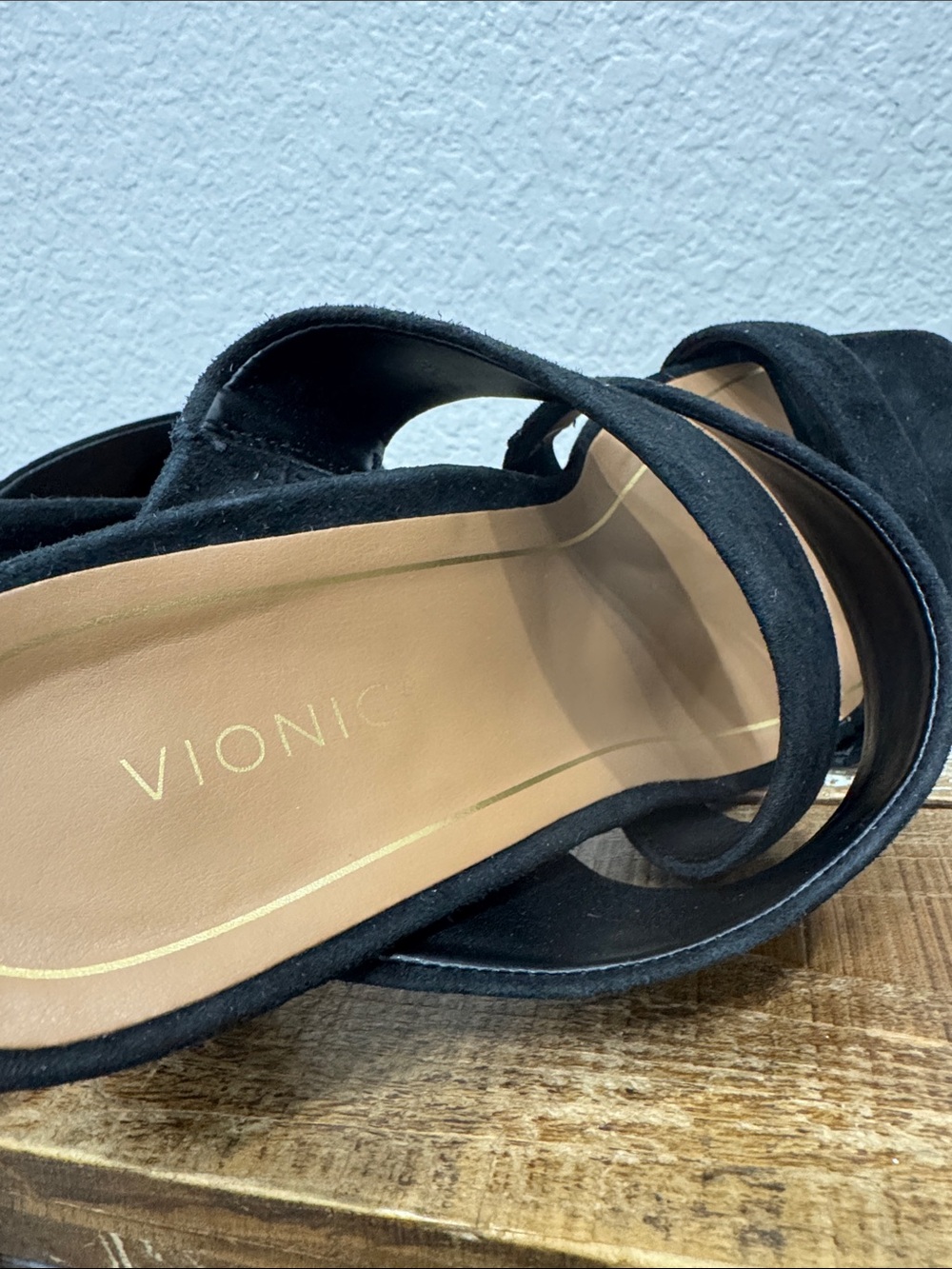 Vionic Merlot Black Suede Slide Sandals Size 8 - Picture 6 of 8